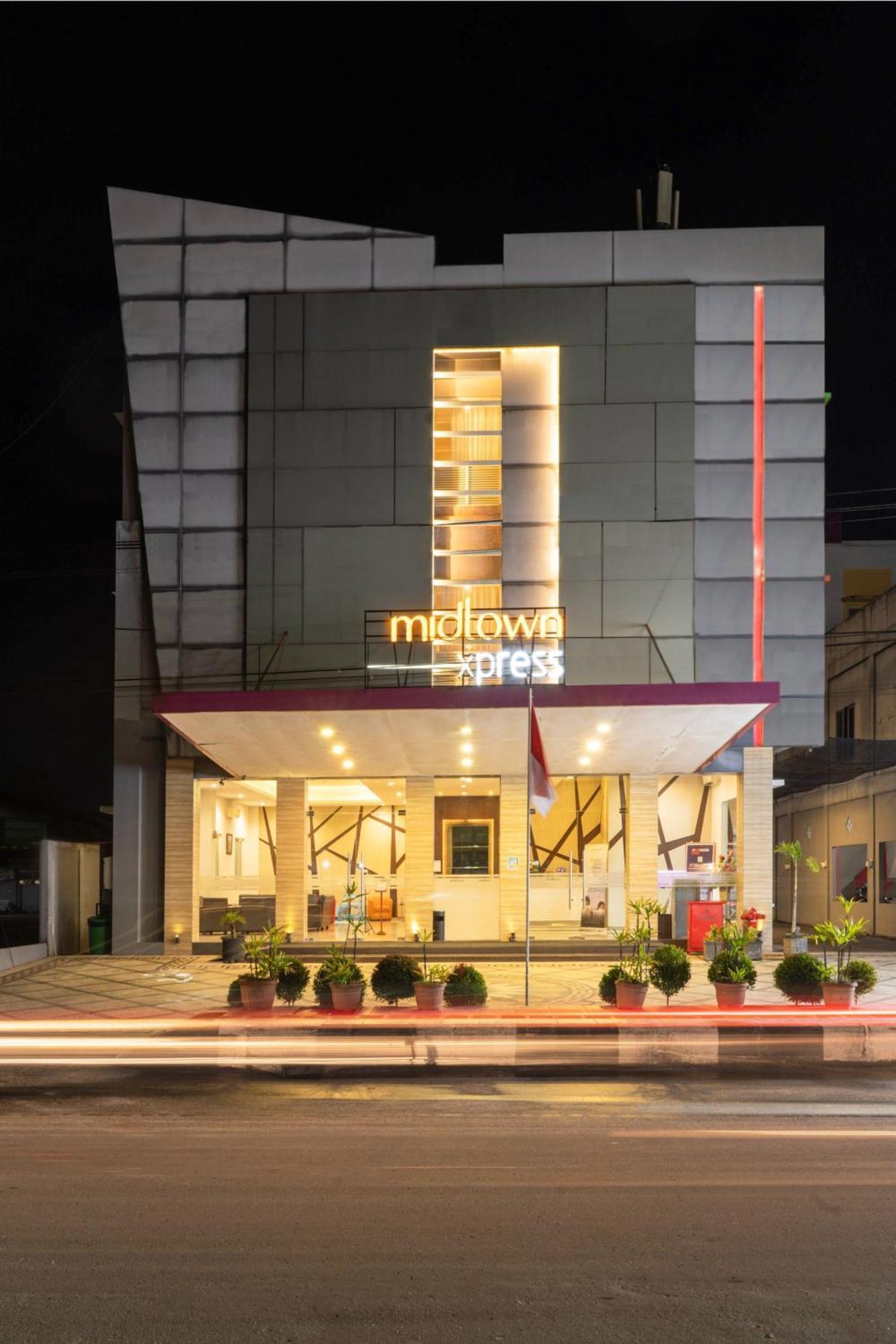 Midtown Xpress Sampit - Kalimantan Tengah Eksteriør billede